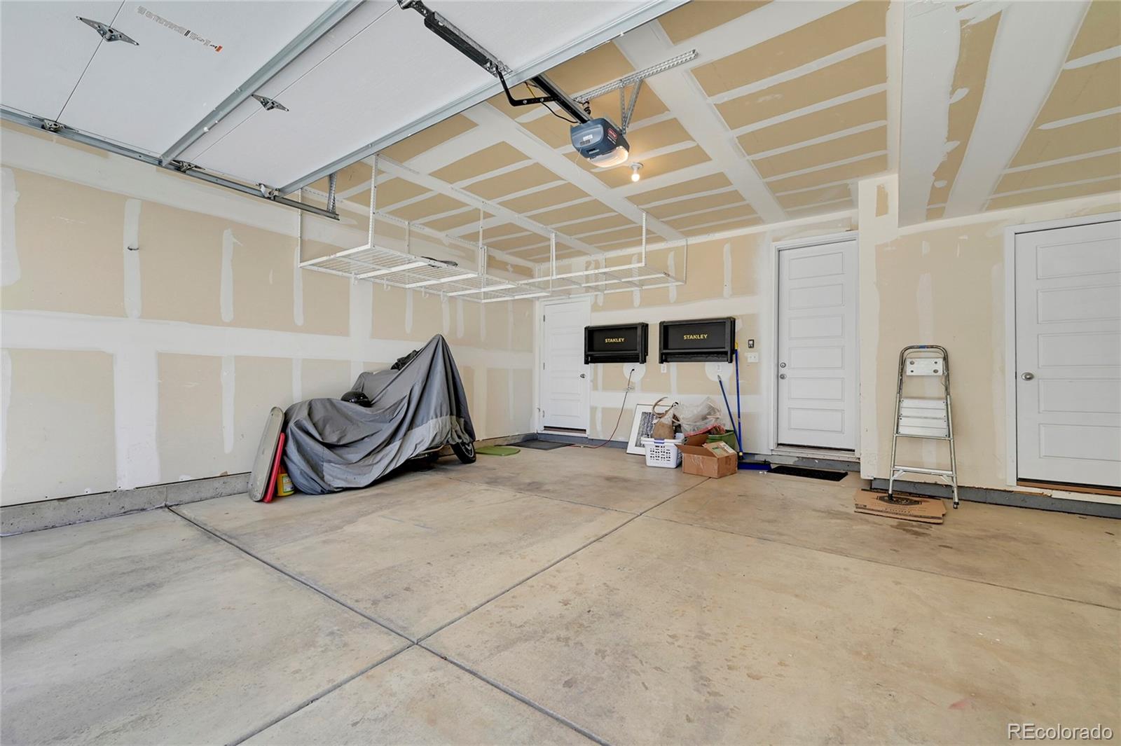 554 E Hinsdale Avenue