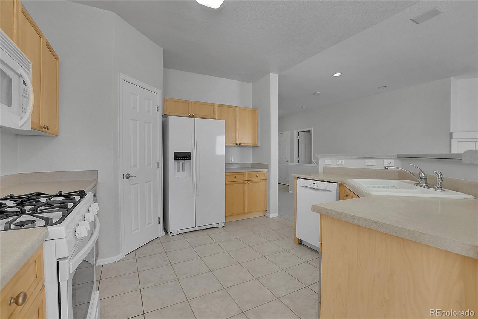 23418 E Long Place