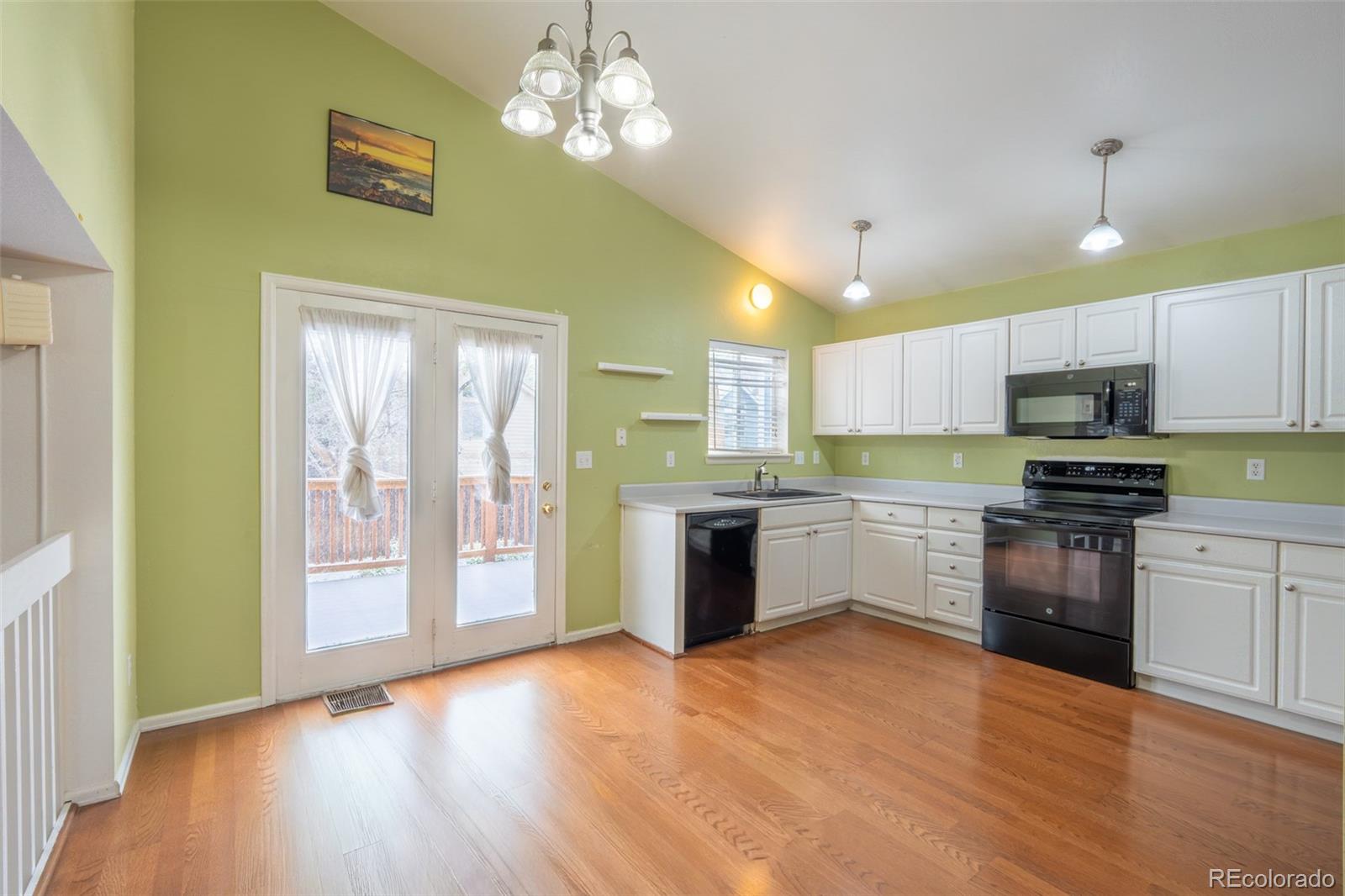 13382 Mariposa Court