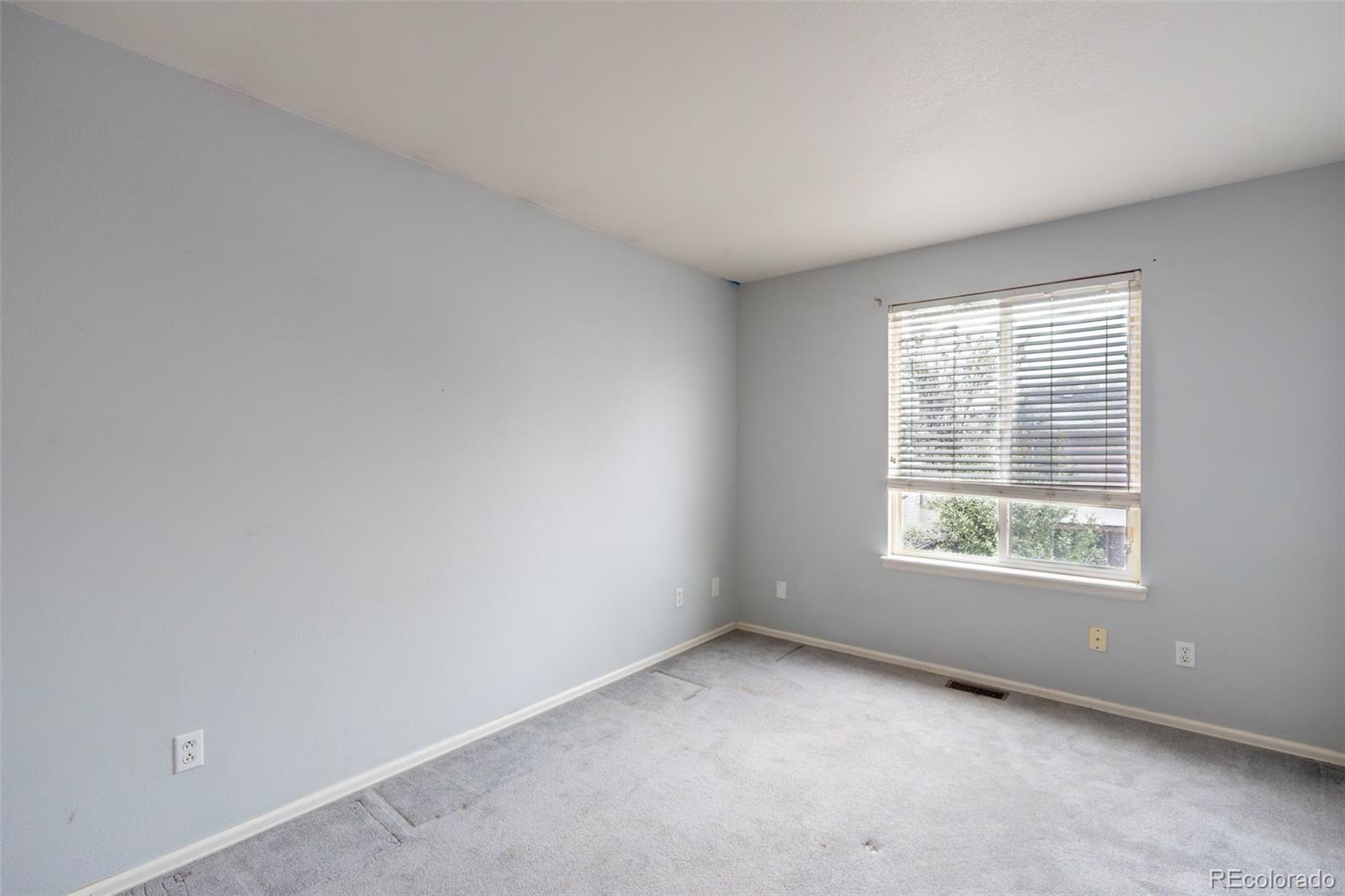 13382 Mariposa Court