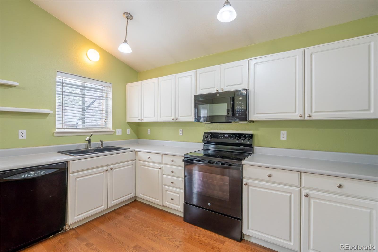 13382 Mariposa Court