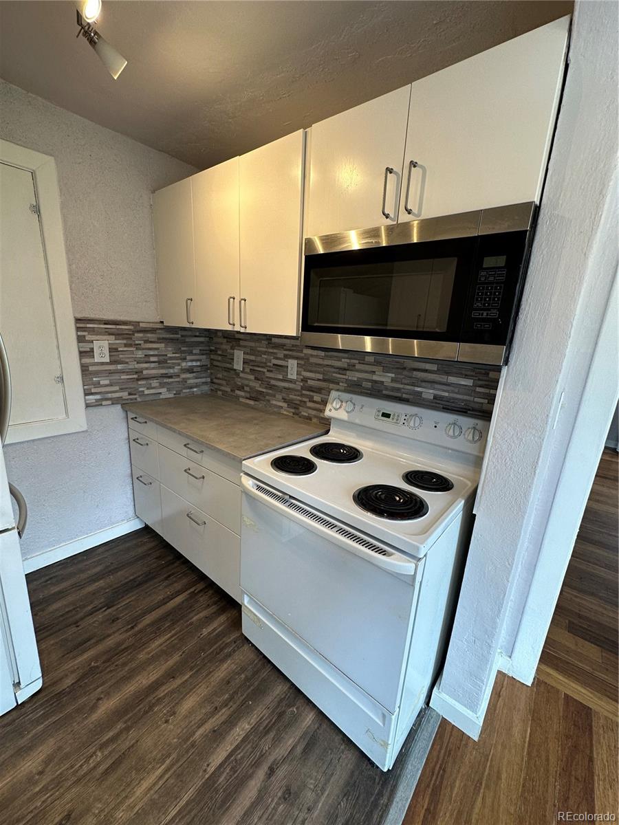 3185, 3187, 3189 W Gill Place