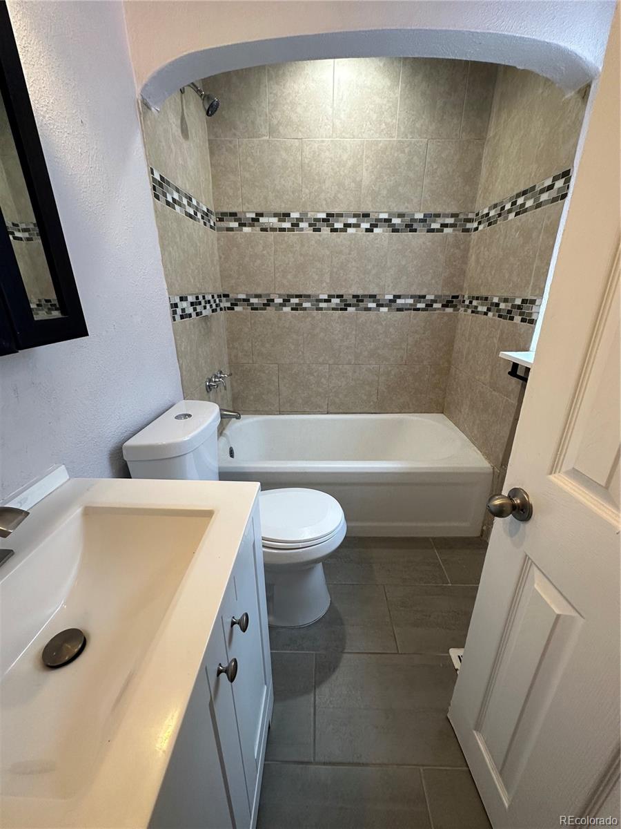 3185, 3187, 3189 W Gill Place