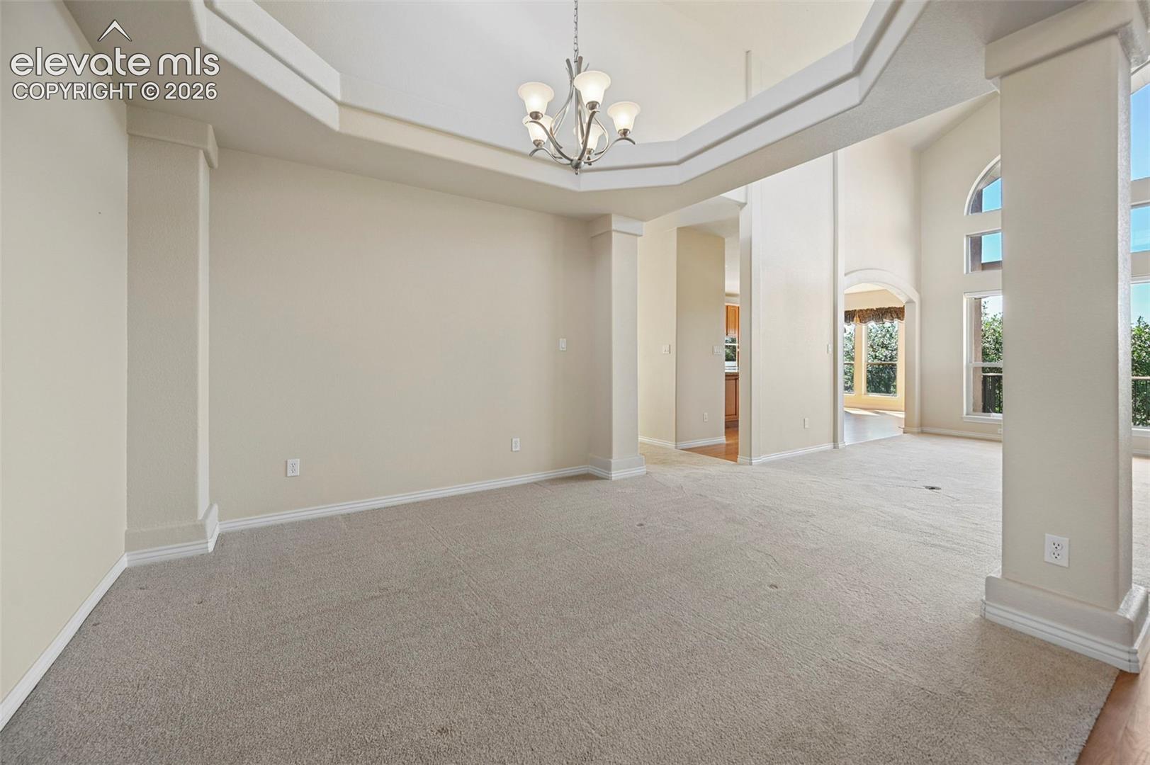 1825 Bridle Oaks Lane