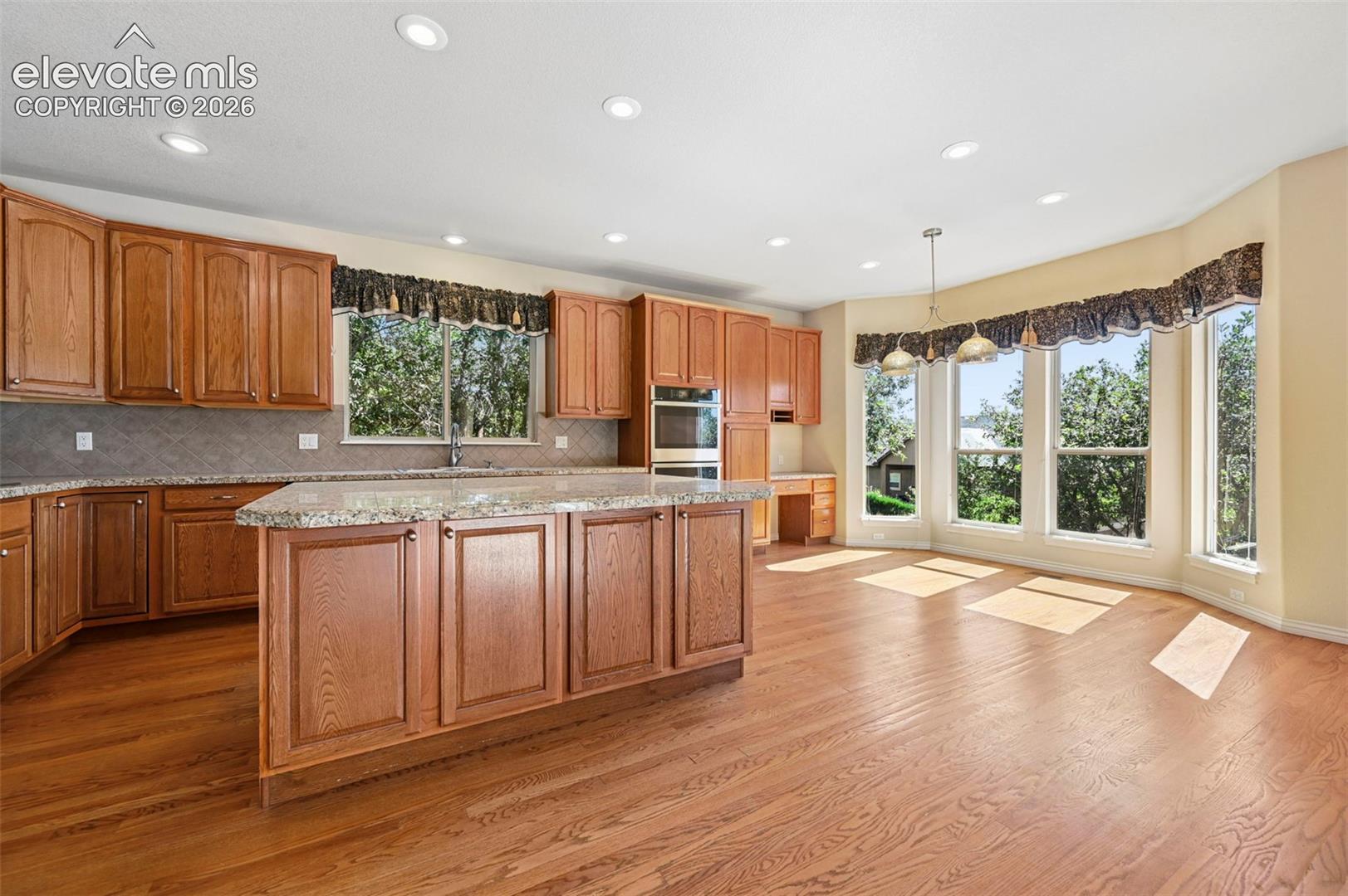 1825 Bridle Oaks Lane