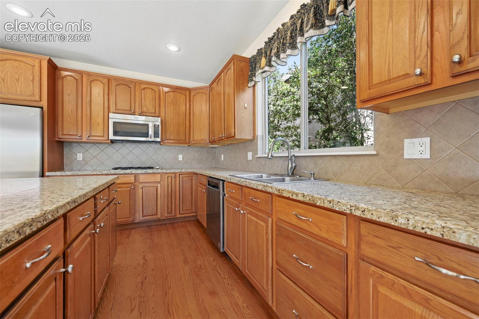 1825 Bridle Oaks Lane