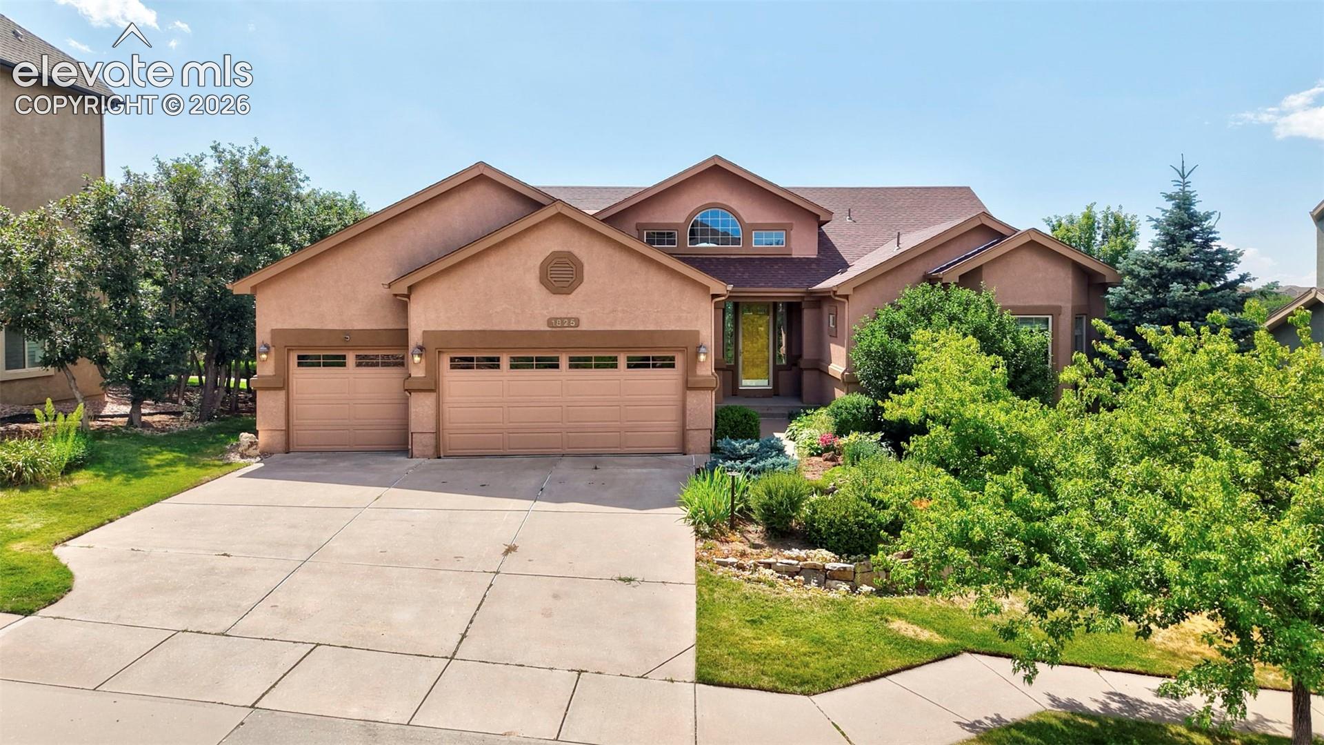 1825 Bridle Oaks Lane
