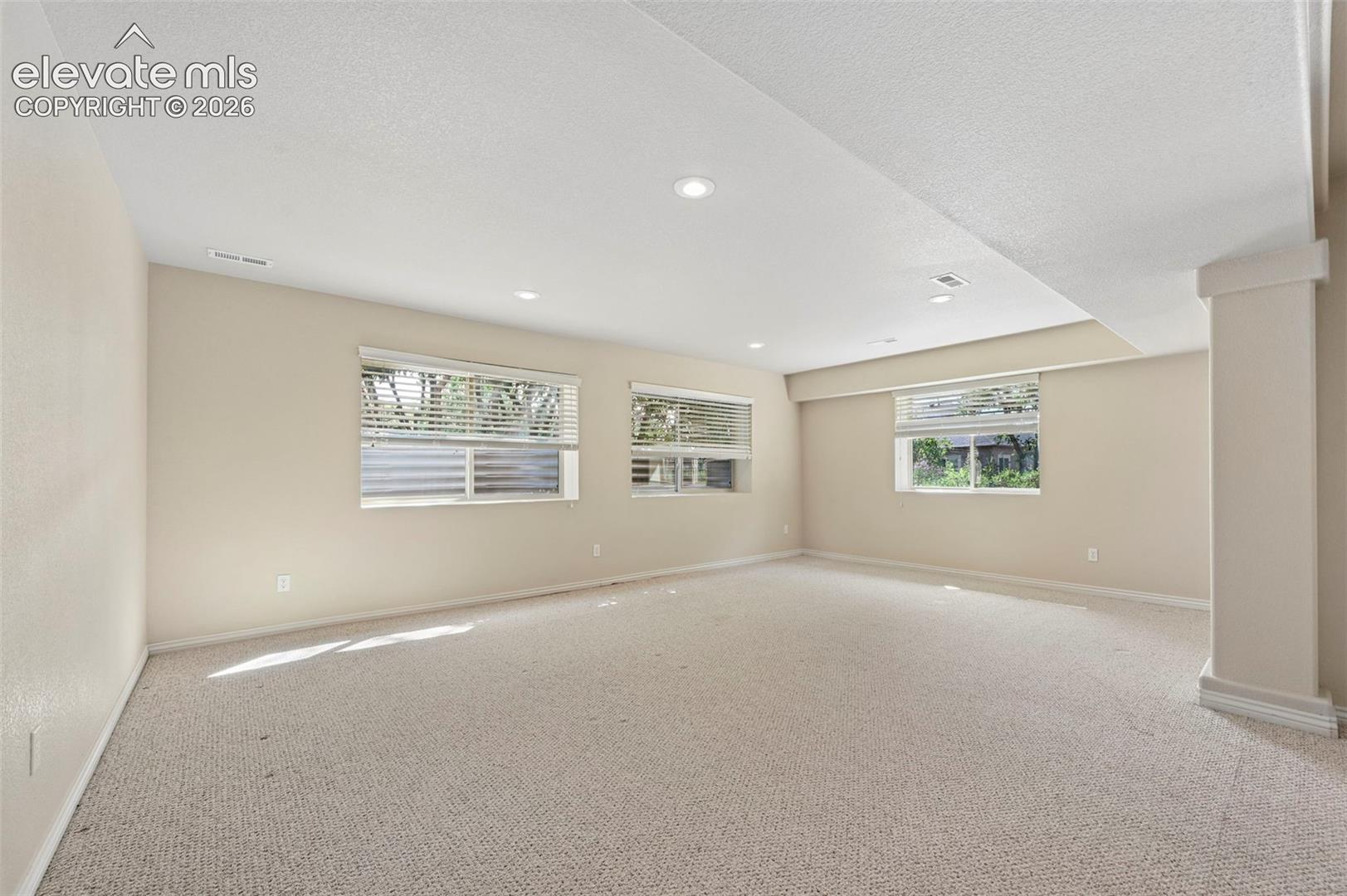 1825 Bridle Oaks Lane
