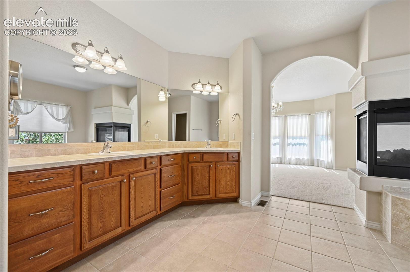 1825 Bridle Oaks Lane