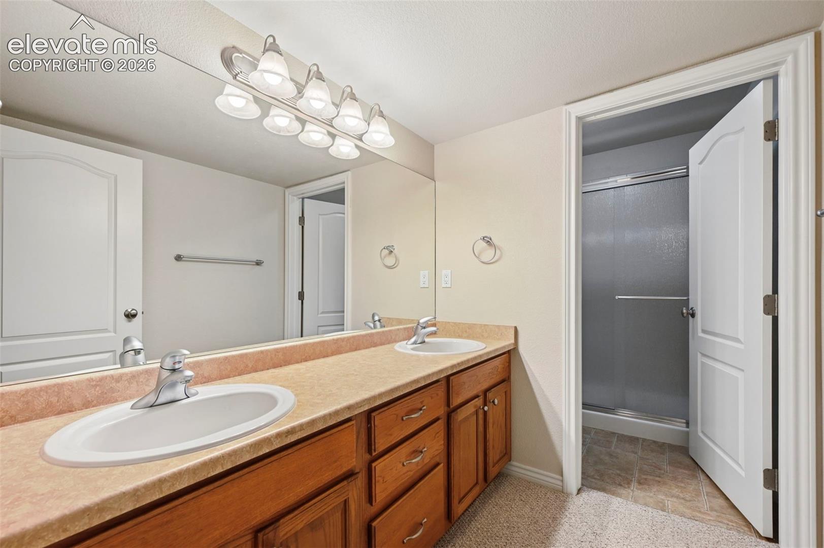 1825 Bridle Oaks Lane