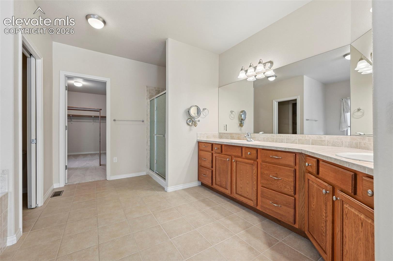 1825 Bridle Oaks Lane