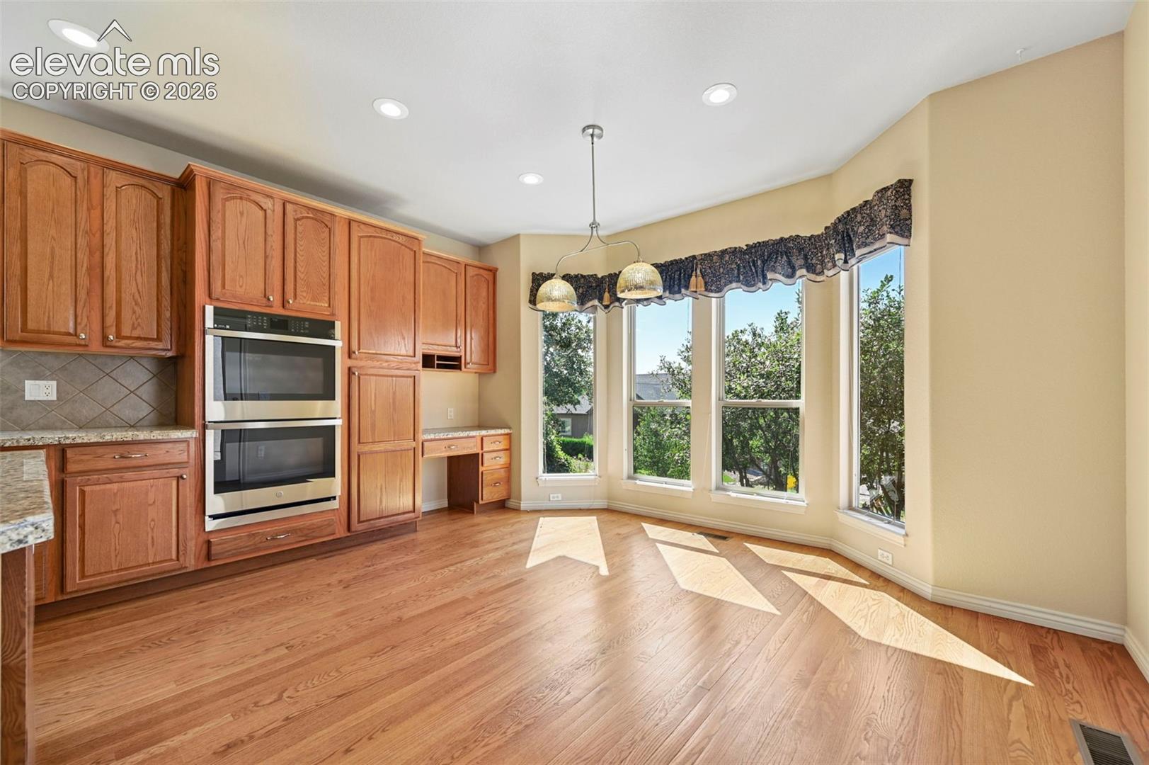 1825 Bridle Oaks Lane