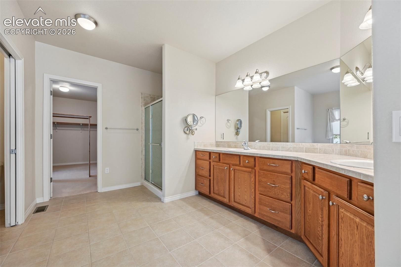 1825 Bridle Oaks Lane