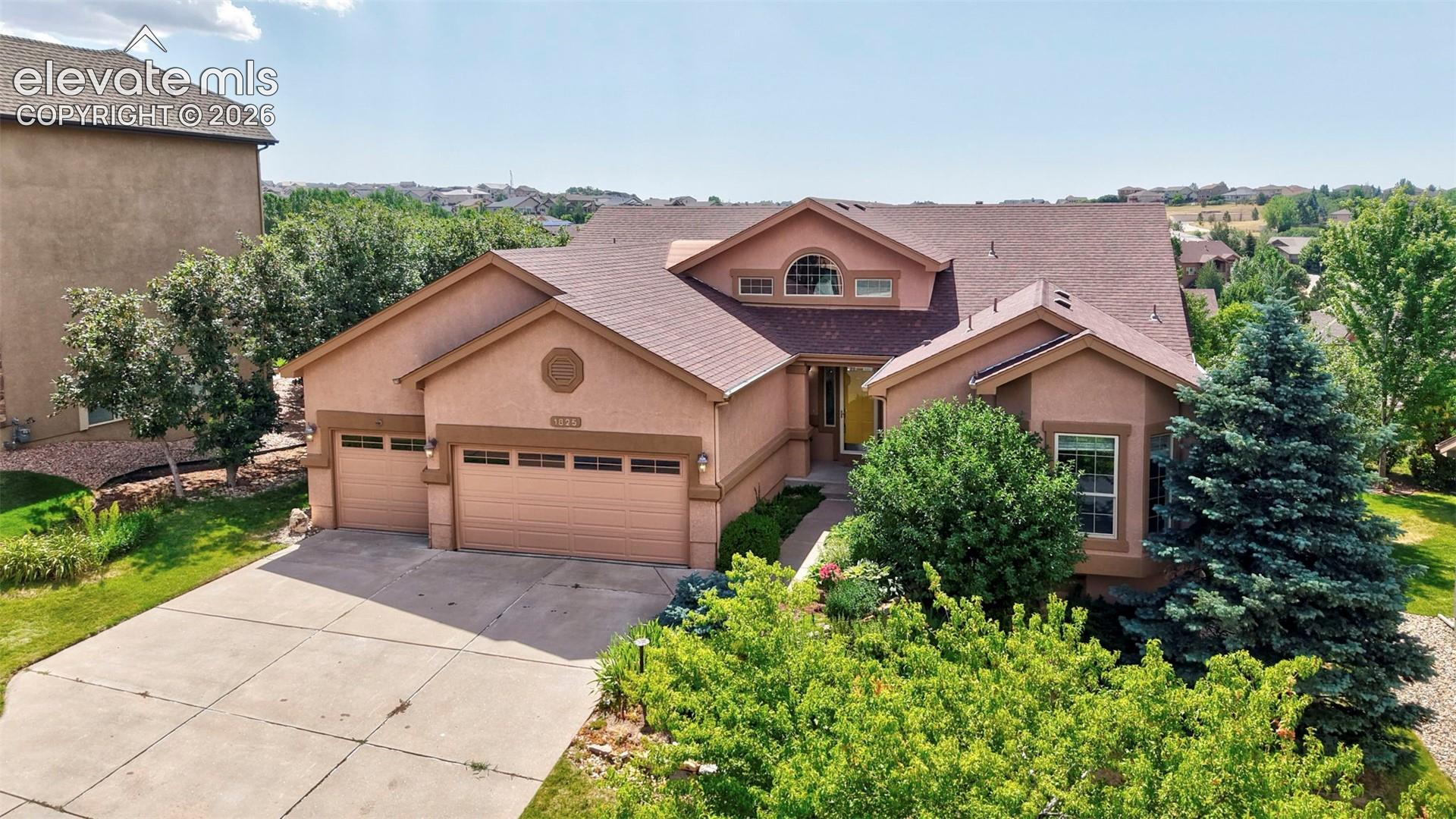 1825 Bridle Oaks Lane