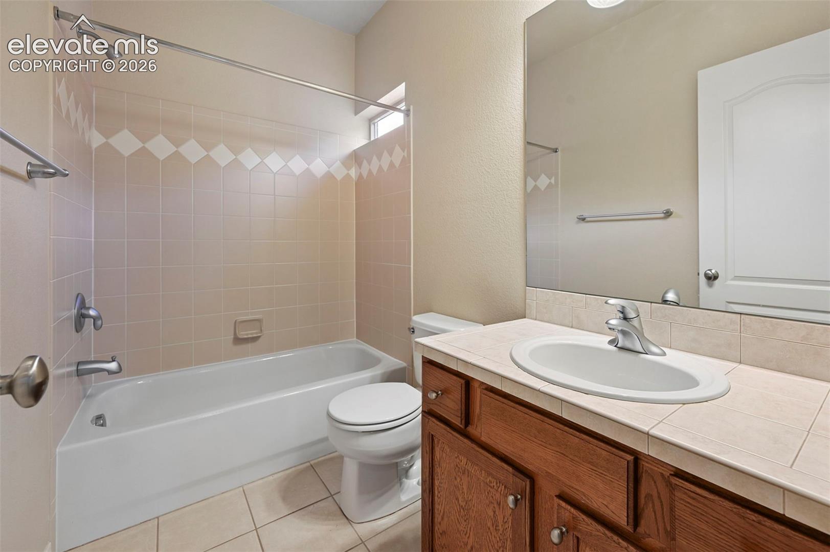 1825 Bridle Oaks Lane
