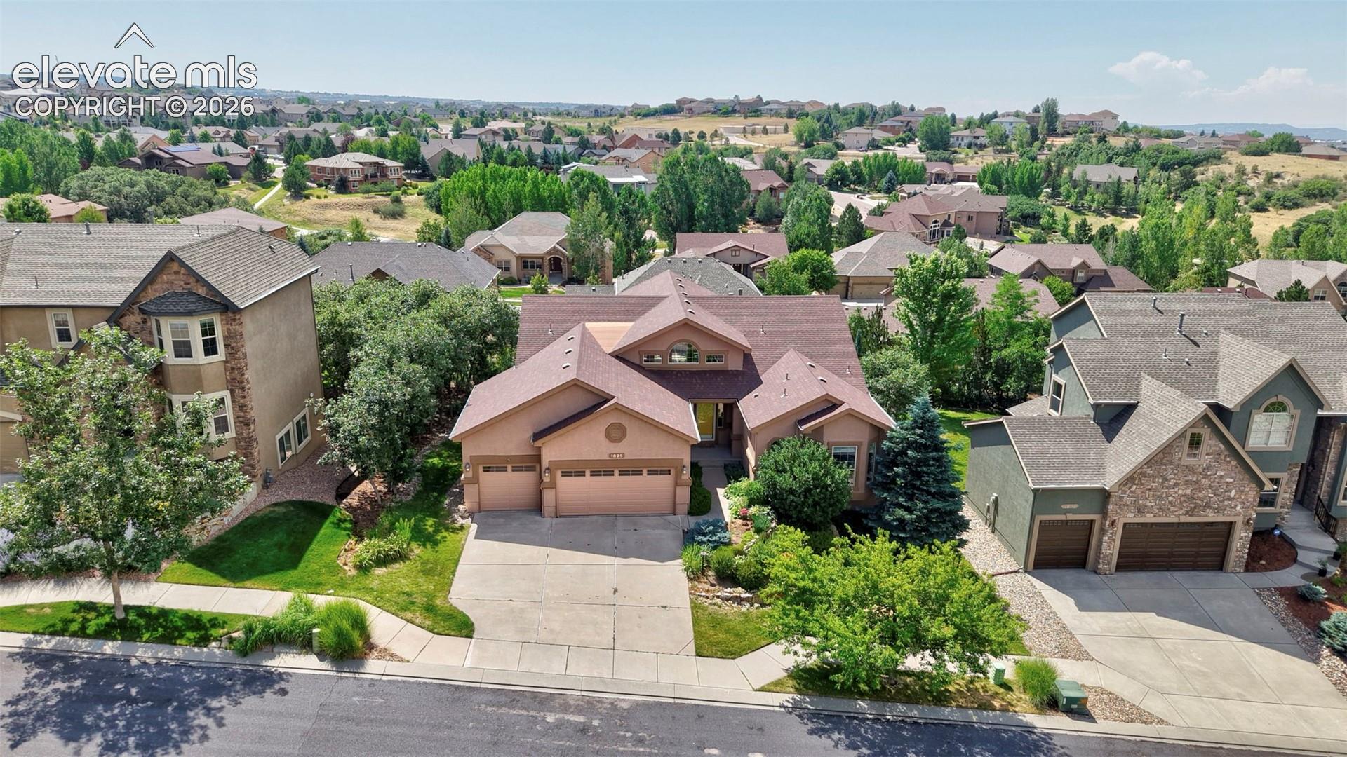 1825 Bridle Oaks Lane