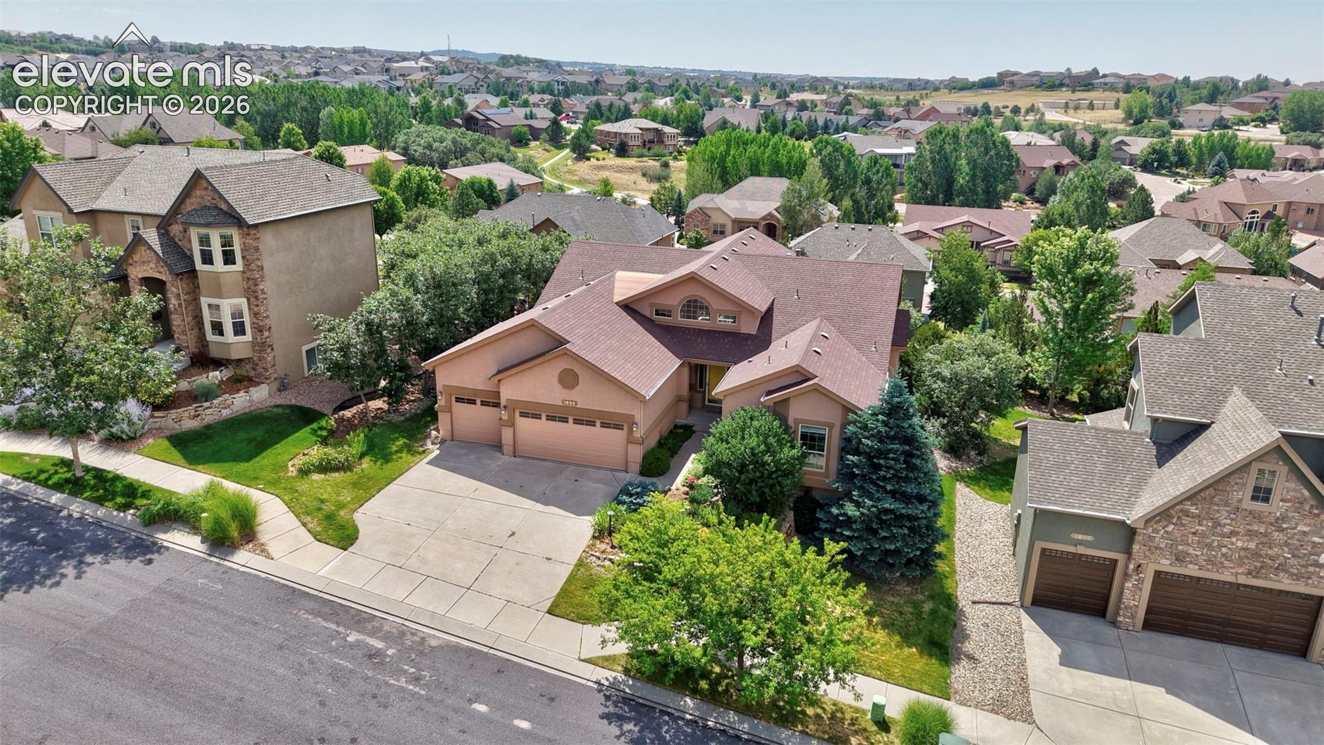 1825 Bridle Oaks Lane