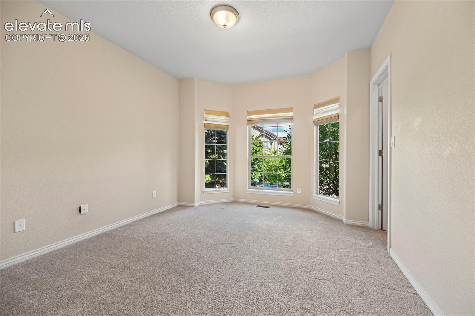 1825 Bridle Oaks Lane