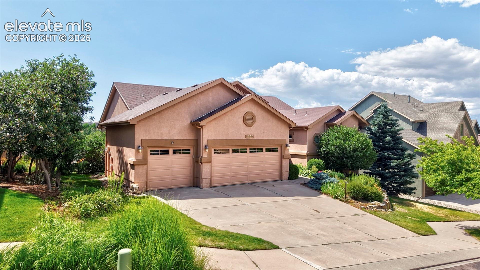 1825 Bridle Oaks Lane