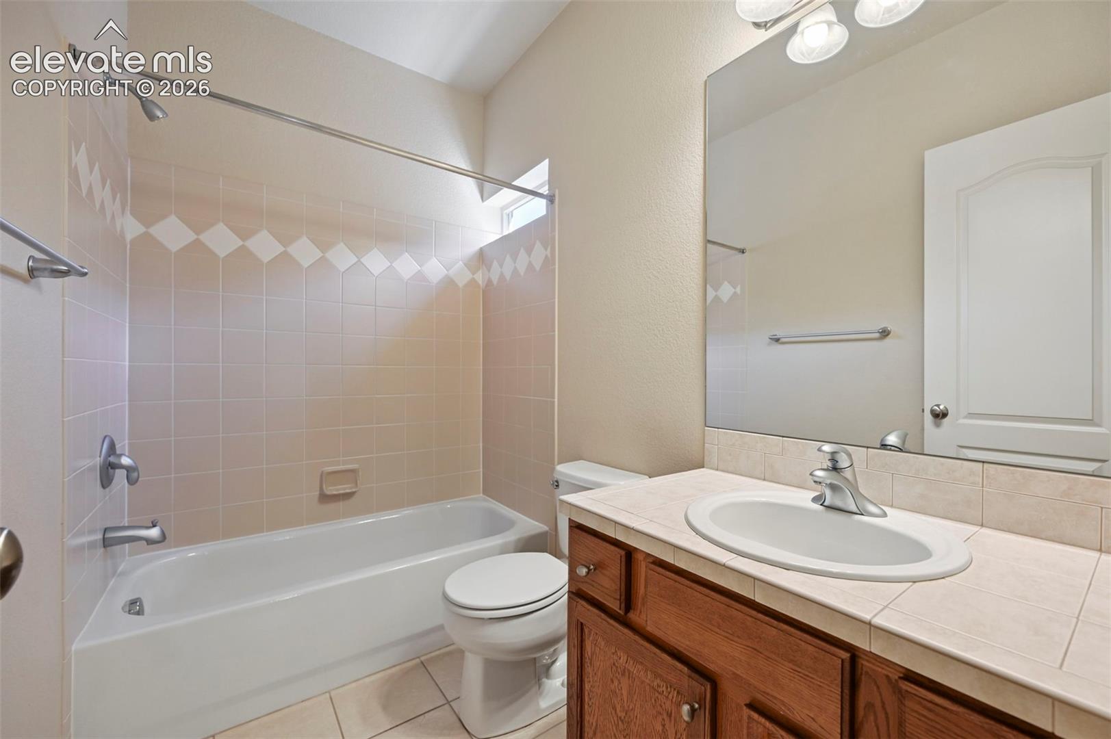 1825 Bridle Oaks Lane