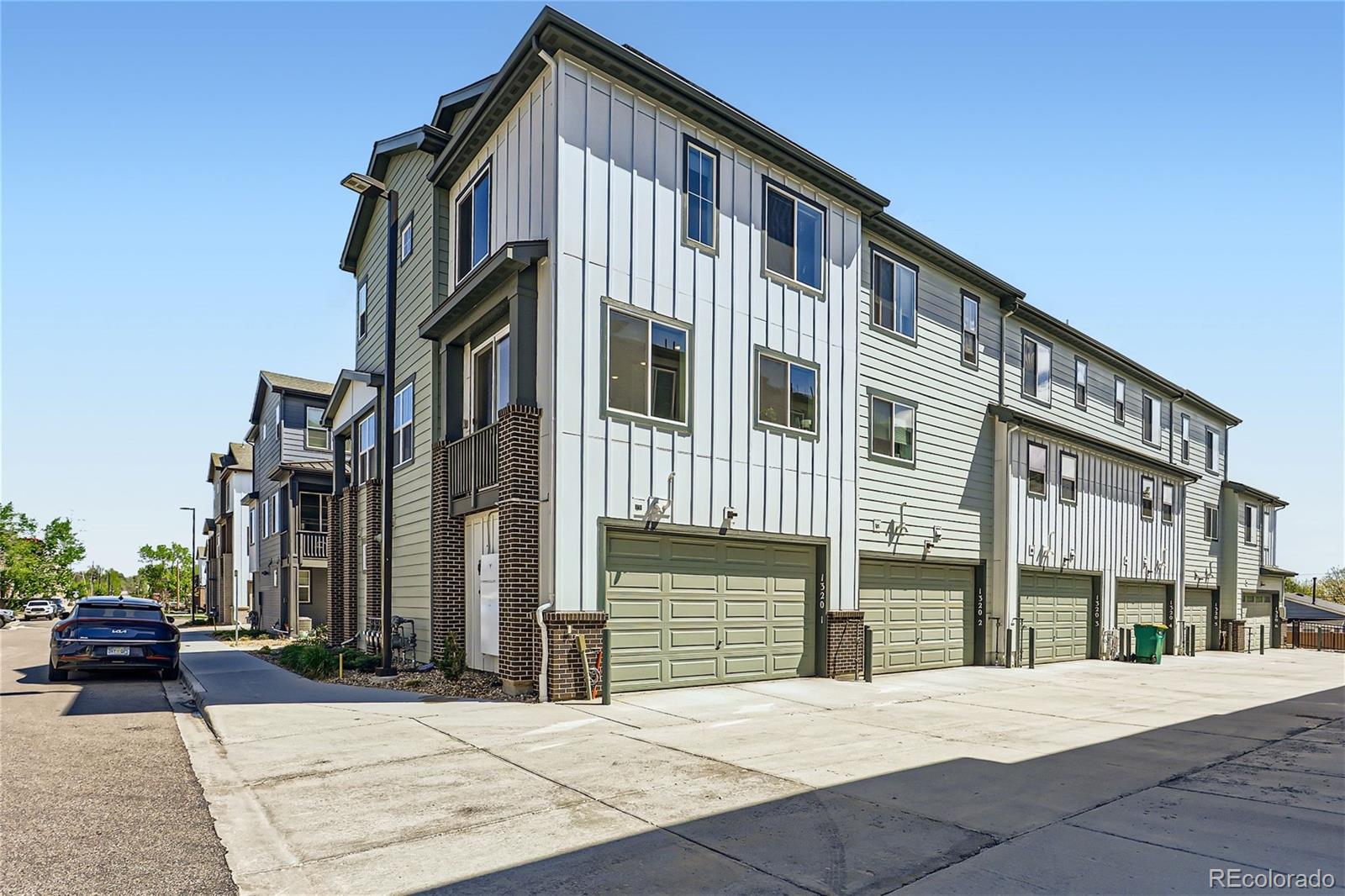 1320 Hoyt Street Unit: 1