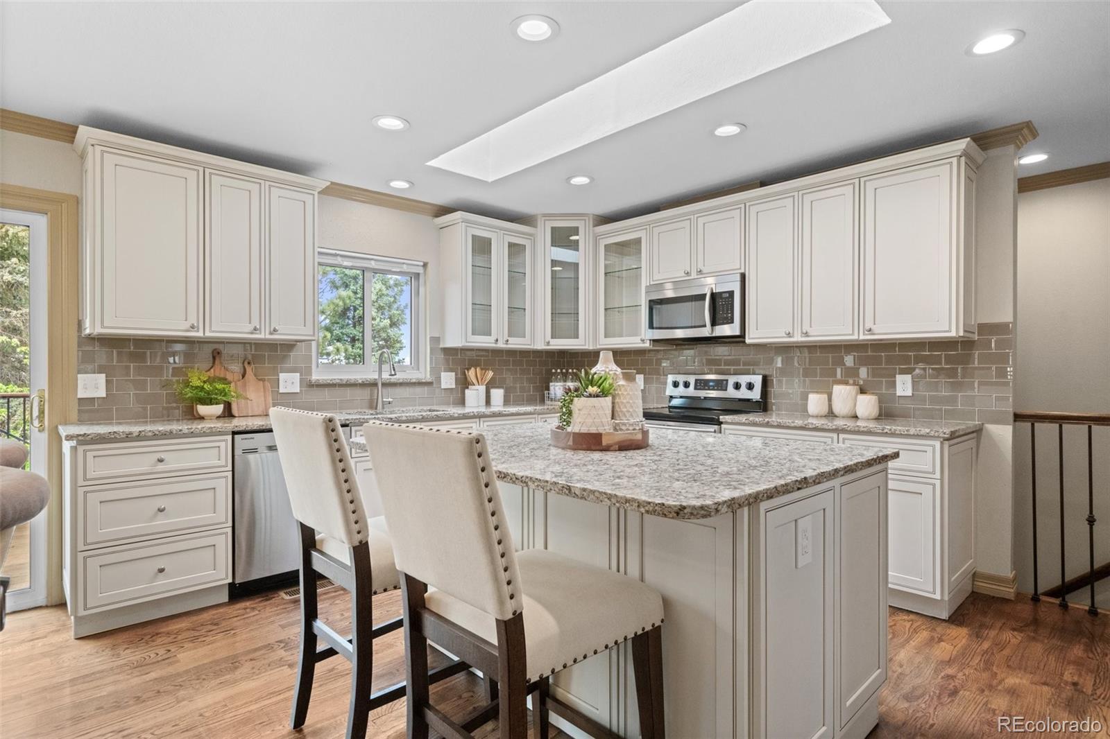 6901 Hillridge Place