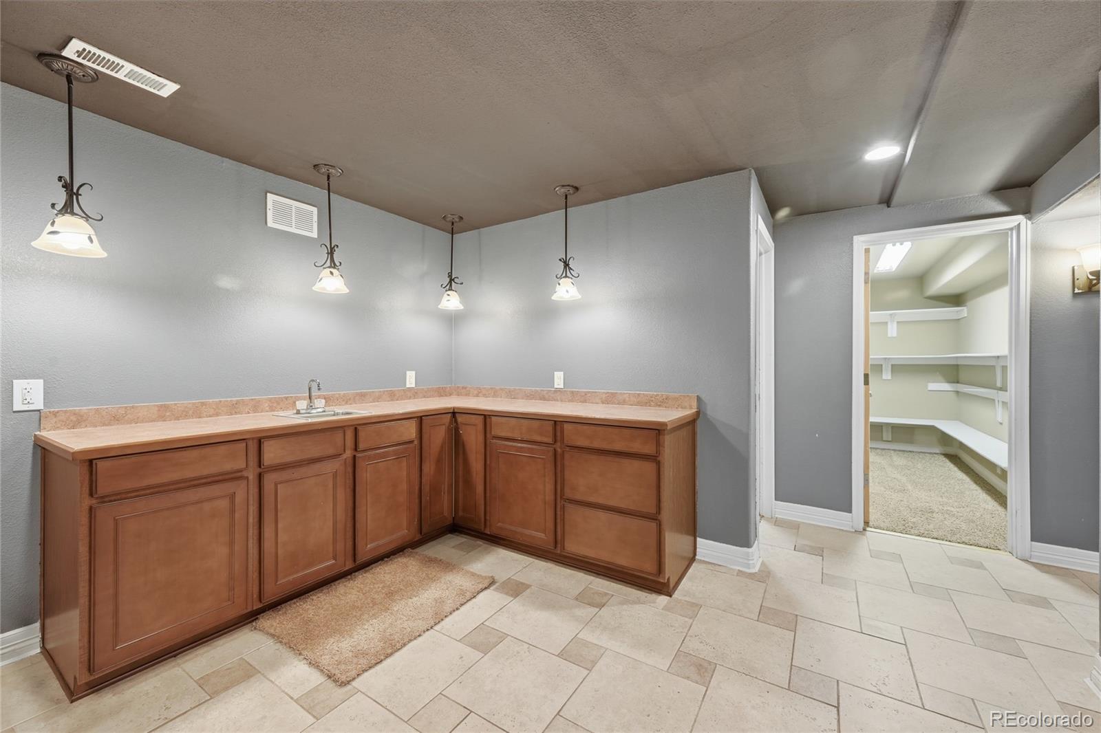 5022 Yates Circle
