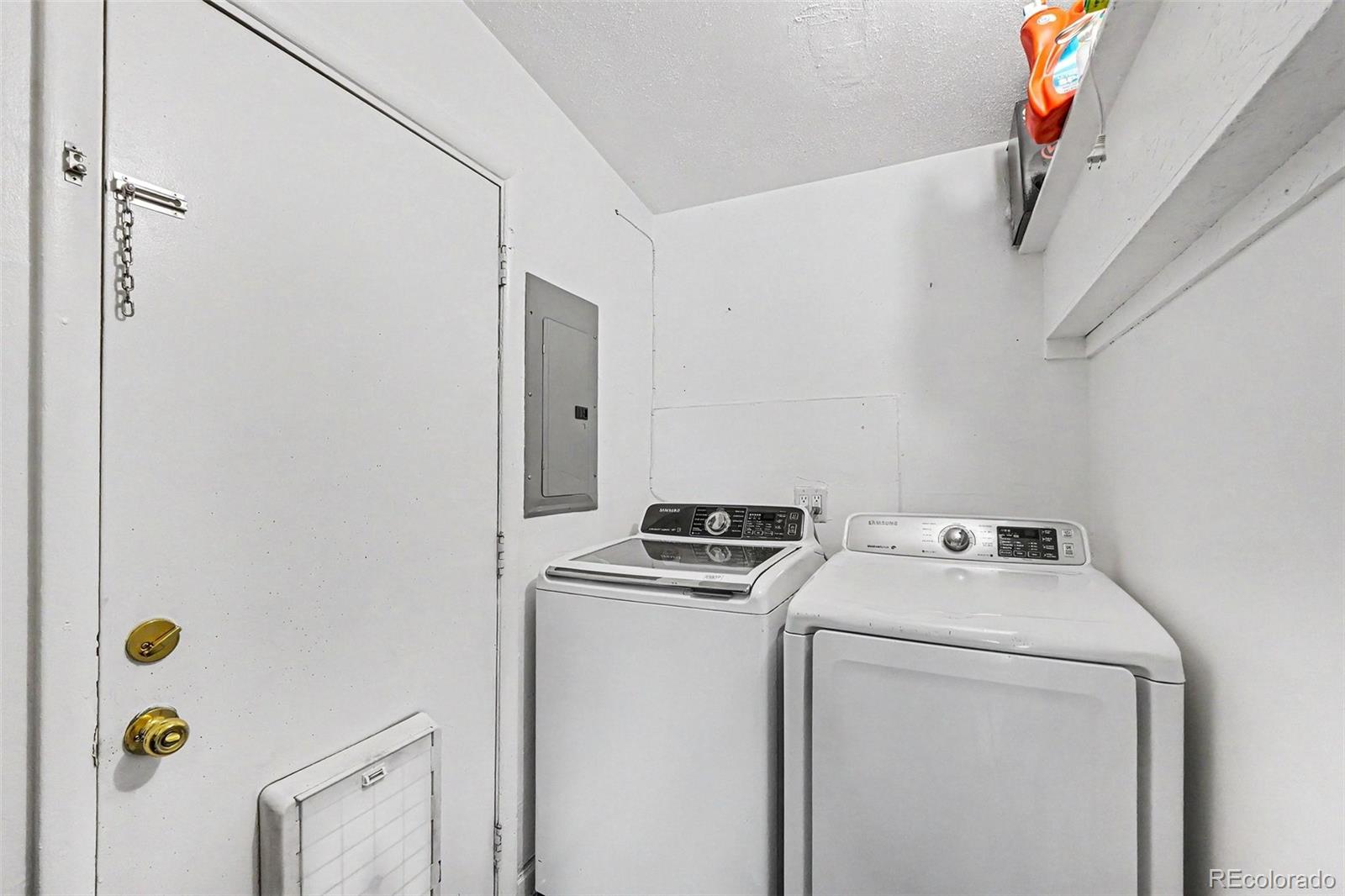 2240 W 56th Place