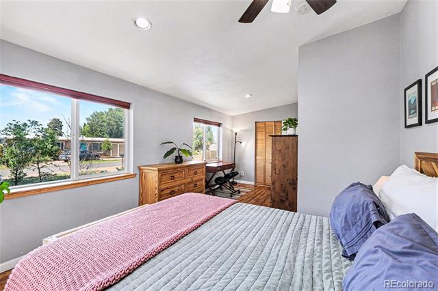 2240 W 56th Place