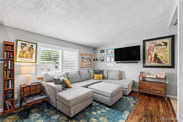 2240 W 56th Place