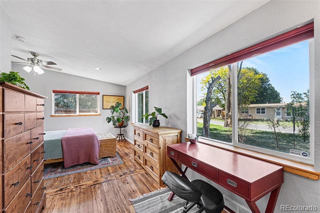 2240 W 56th Place