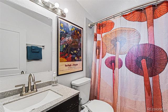 2240 W 56th Place