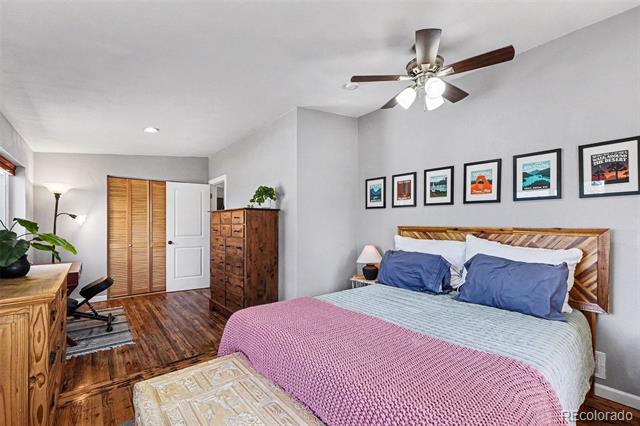 2240 W 56th Place