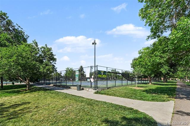 2240 W 56th Place