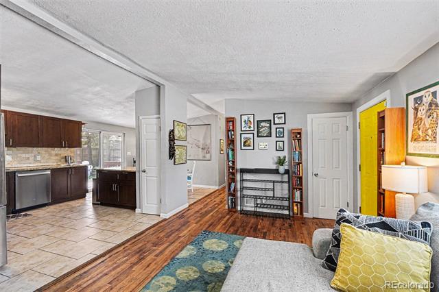 2240 W 56th Place