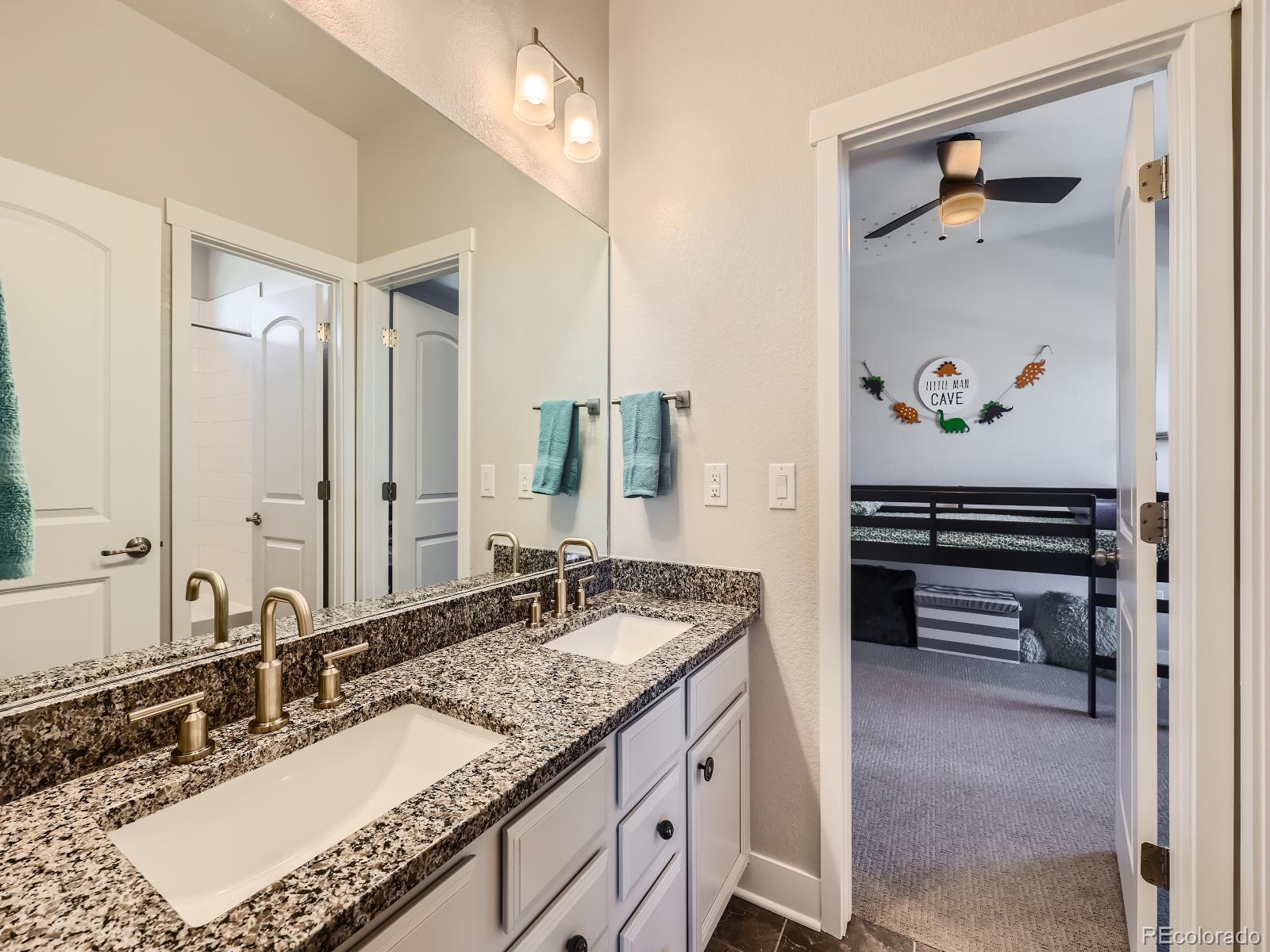 3345 Carabiner Street