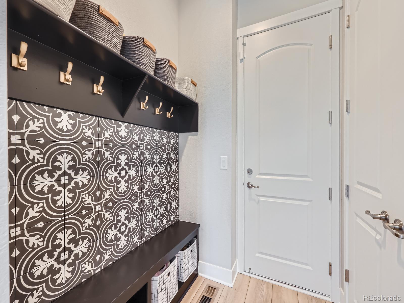 3345 Carabiner Street