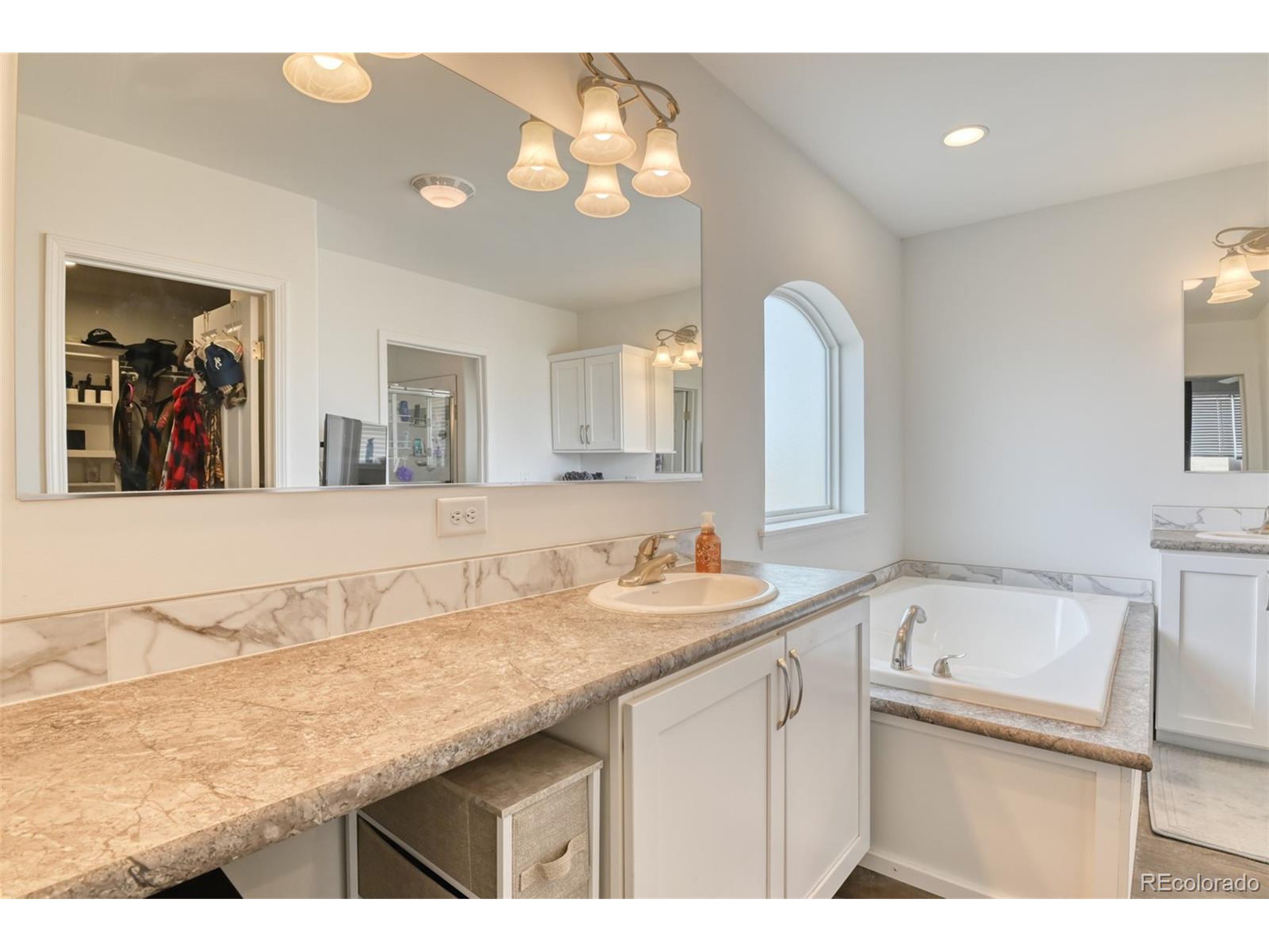 23850 Texas Longhorn Trl