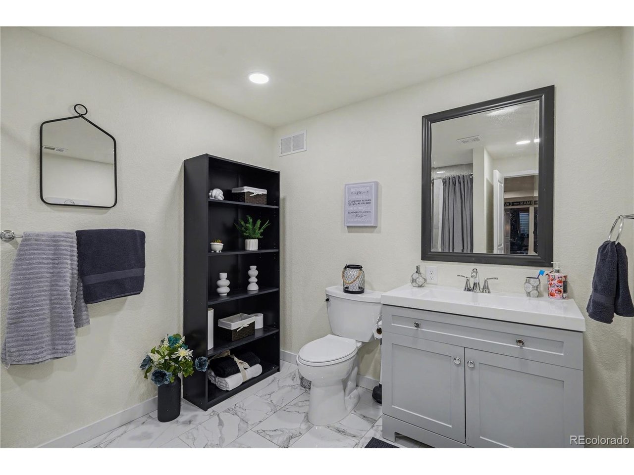 8248 S Yantley Ct