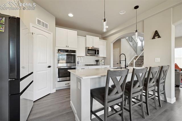 8295 Thedford Court