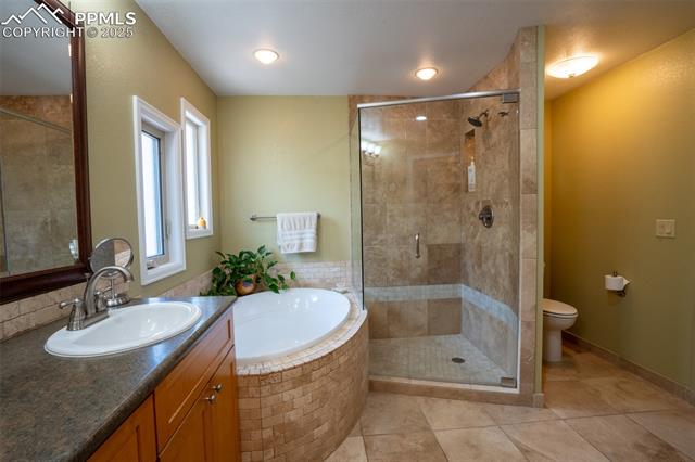 4255 Loch Lomond Lane