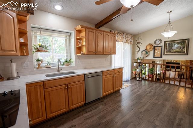 4255 Loch Lomond Lane