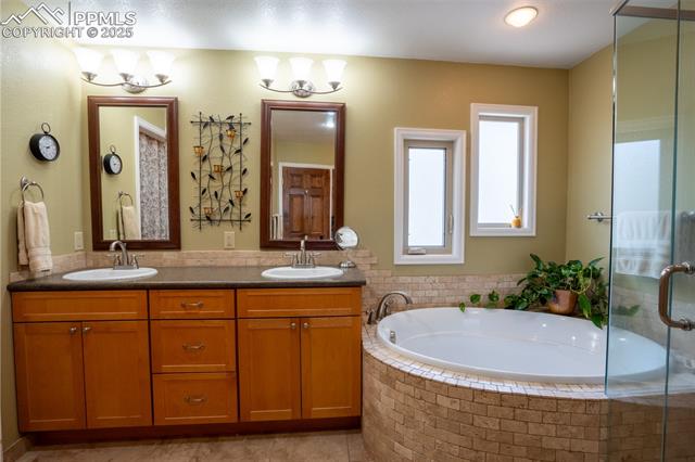 4255 Loch Lomond Lane