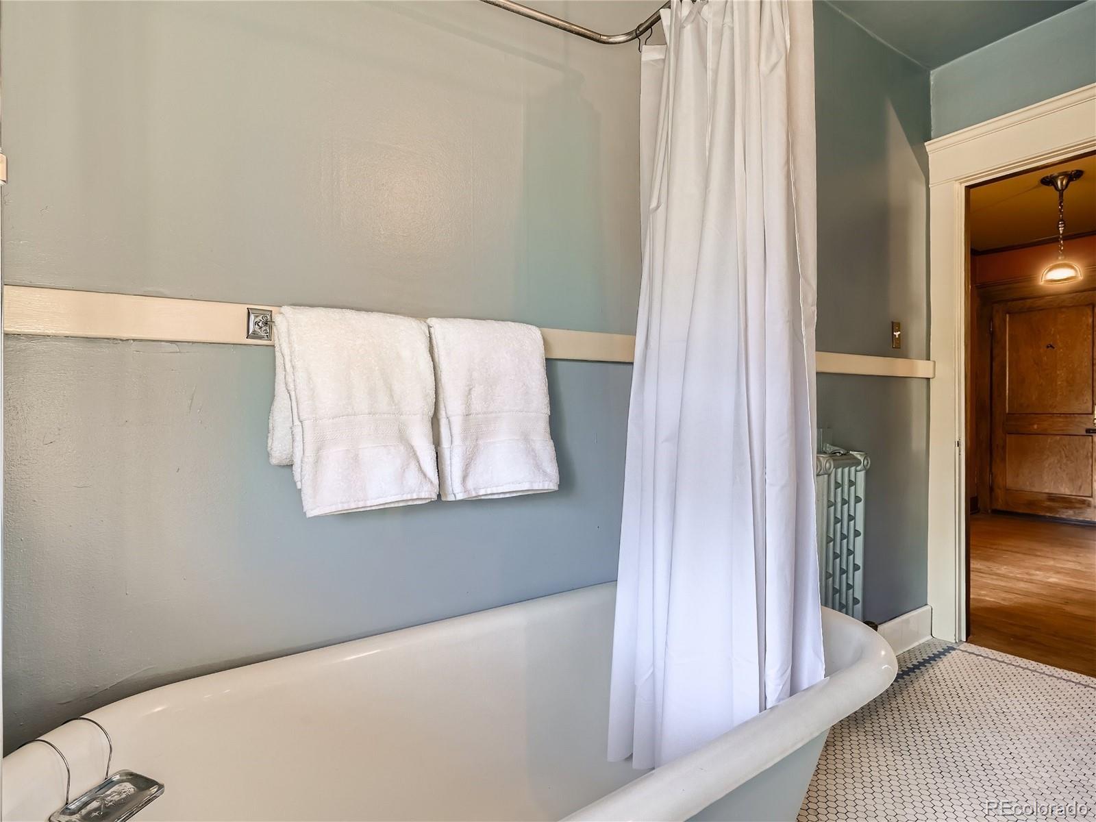 2708 E 14th Avenue Unit: D