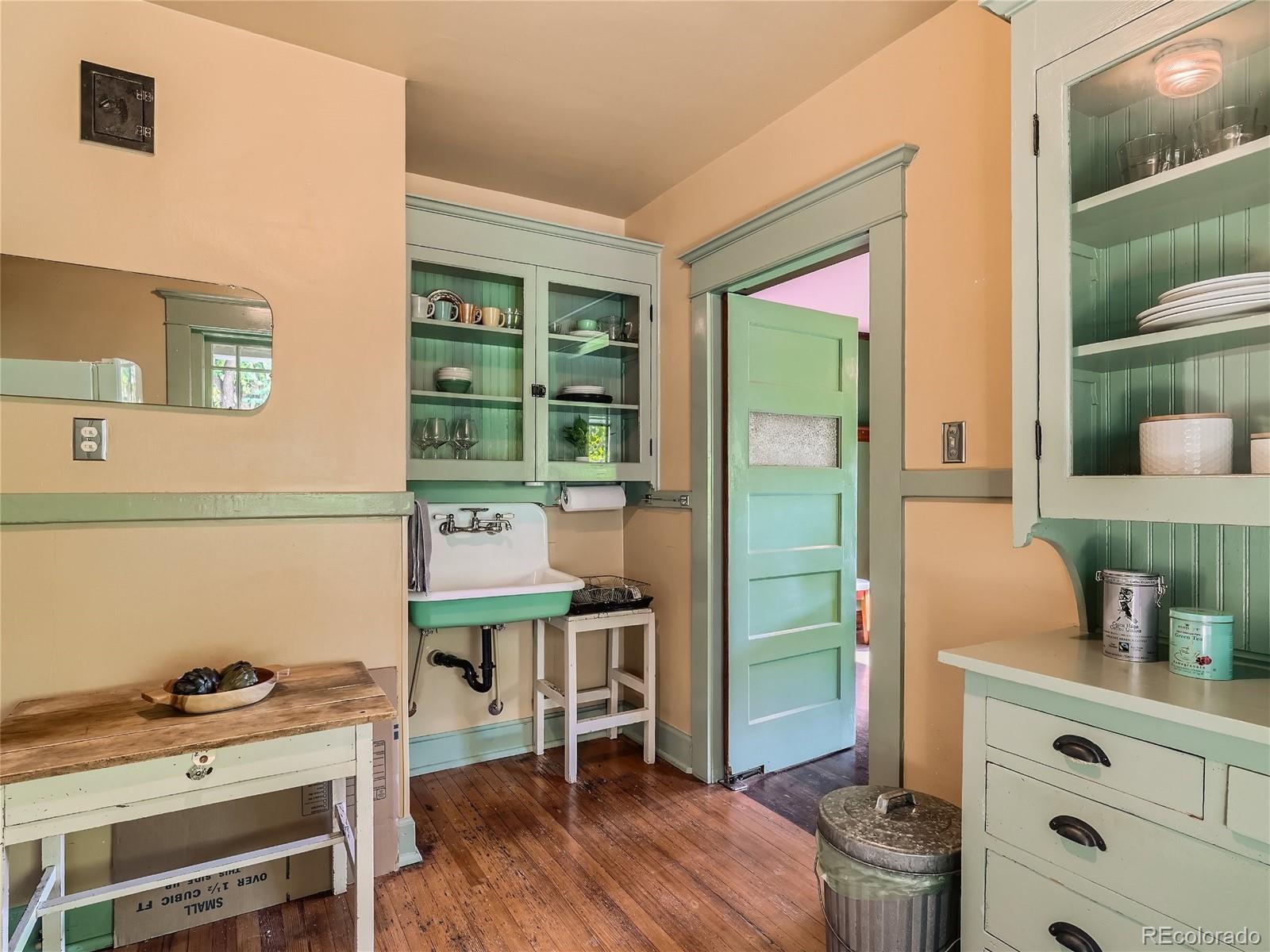 2708 E 14th Avenue Unit: D