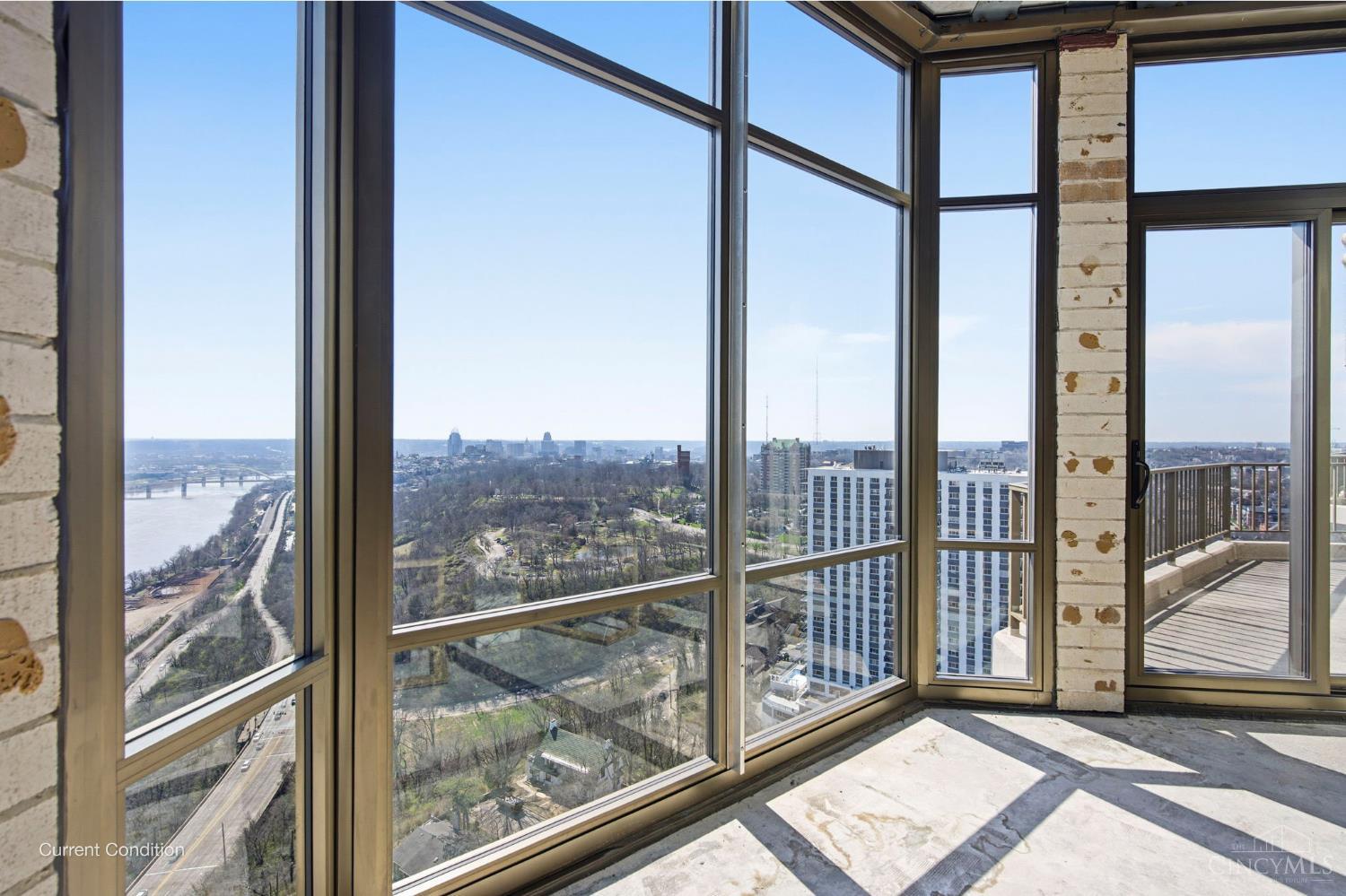 1201 Edgecliff Place 1230