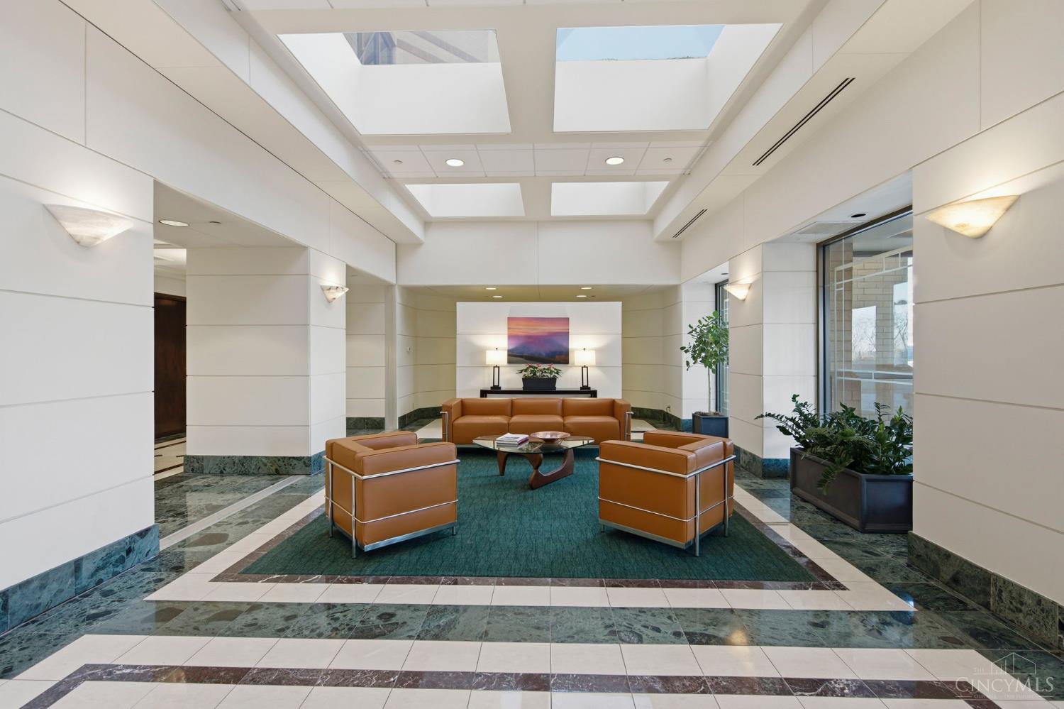 1201 Edgecliff Place 1230