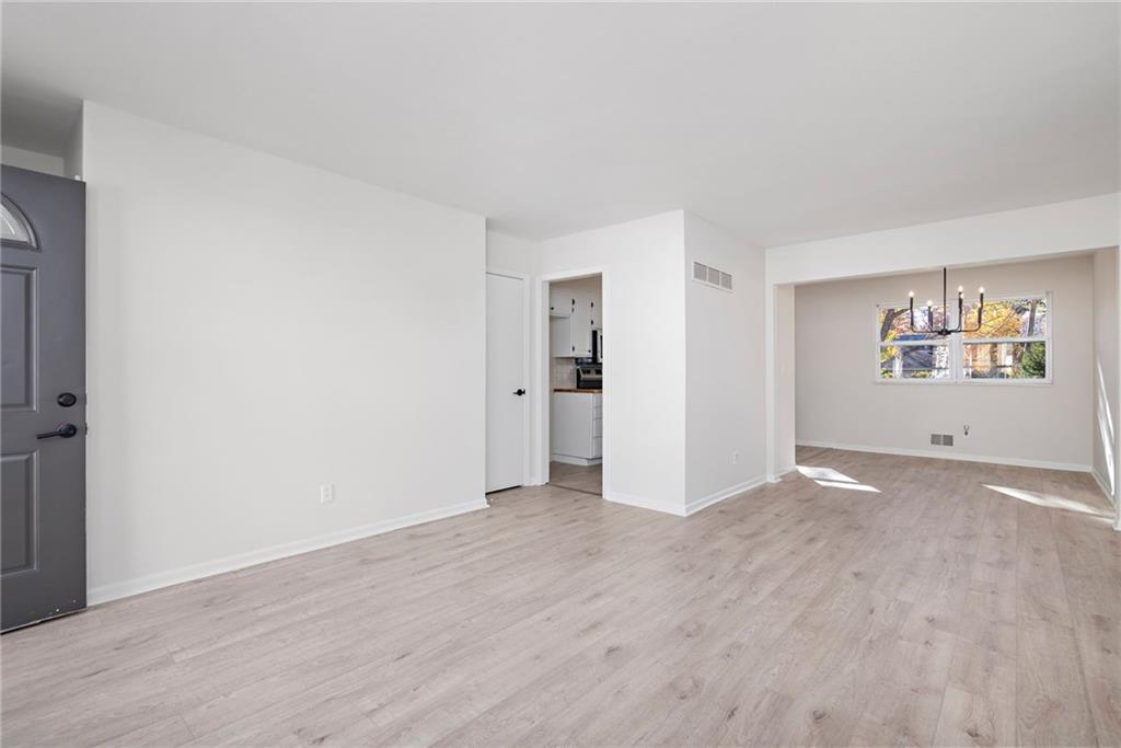 1600-1 SW Sunset Avenue