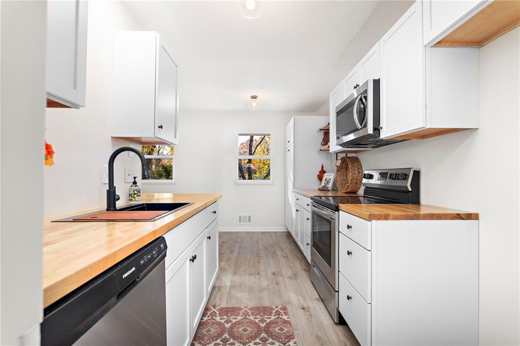 1600-1 SW Sunset Avenue