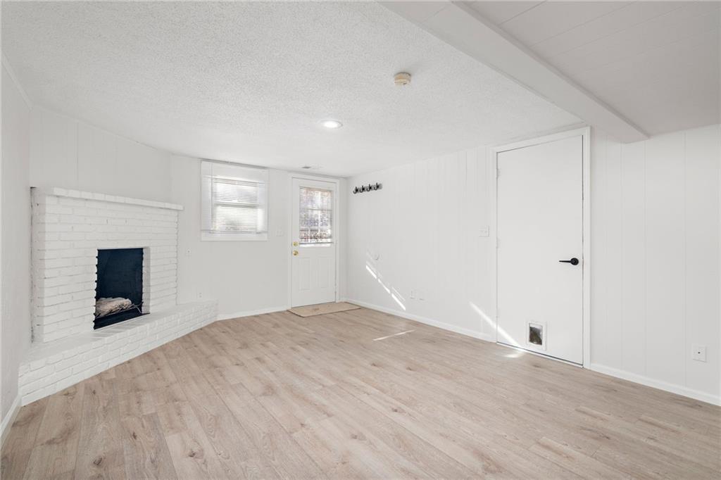 1600-1 SW Sunset Avenue